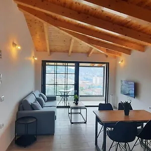 Apartment Mbyllur, Sarandë