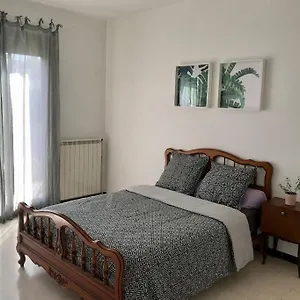 haut-de-maison-entierement-renove-avec-garage.fr-provencehotel.com/